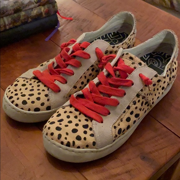 Dolce Vita Sneakers - Picture 2 of 2